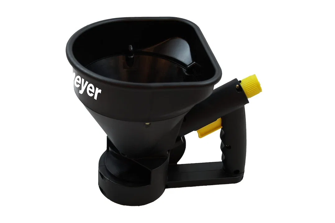38196 – MEYER PROD Salt Spreader, Hand-Held 5 Pound Capacity - view 2